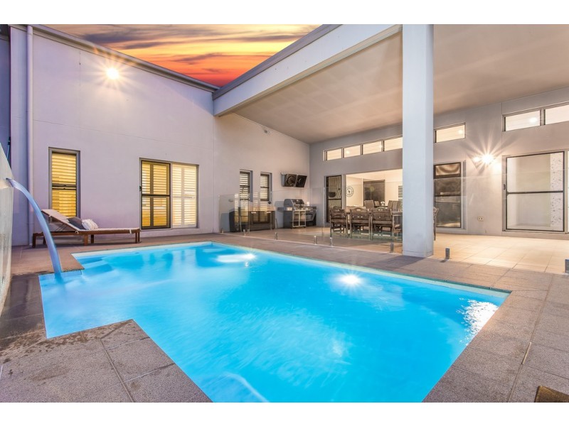 14 Skandia Court, Newport QLD 4020