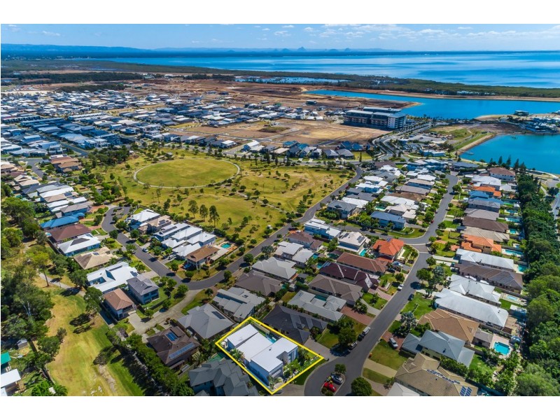 14 Skandia Court, Newport QLD 4020