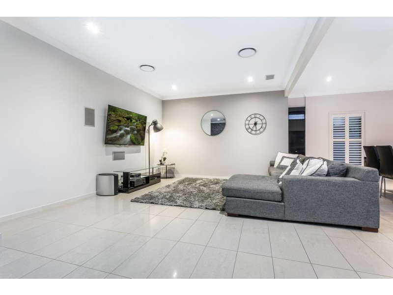 14 Skandia Court, Newport QLD 4020