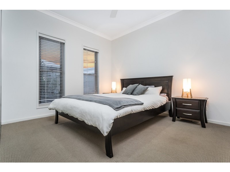 14 Skandia Court, Newport QLD 4020