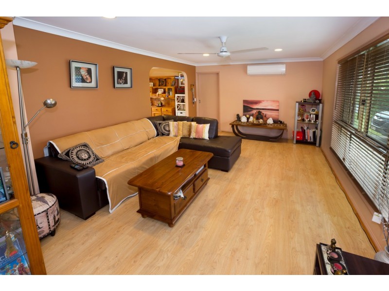 27 Linthaven Drive, Rothwell QLD 4022