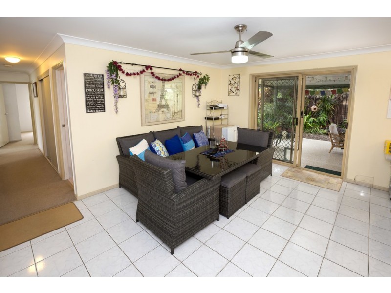 27 Linthaven Drive, Rothwell QLD 4022