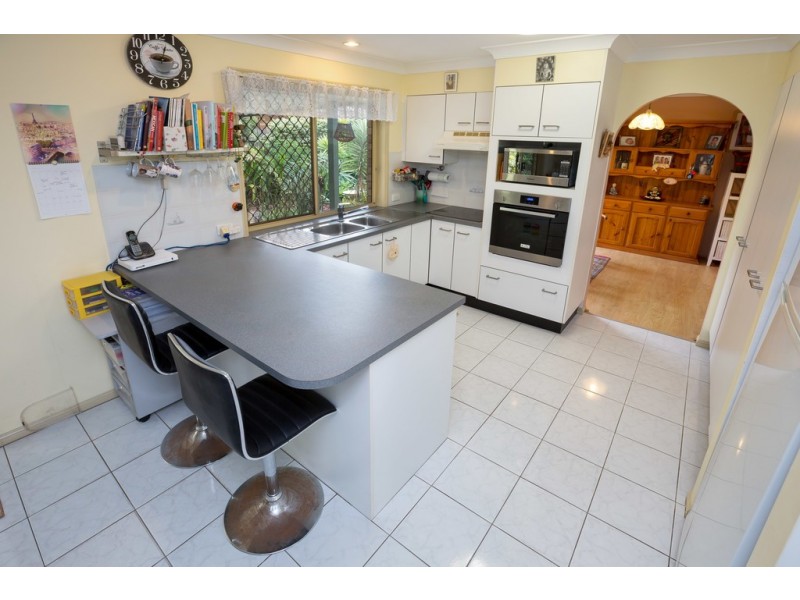 27 Linthaven Drive, Rothwell QLD 4022