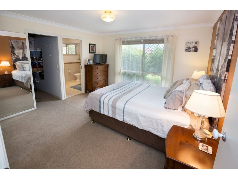 27 Linthaven Drive, Rothwell QLD 4022