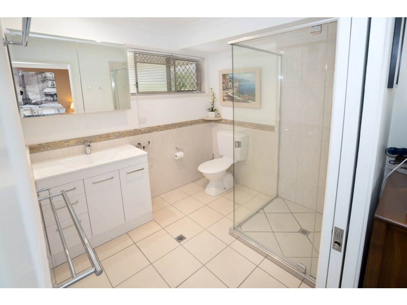 27 Linthaven Drive, Rothwell QLD 4022