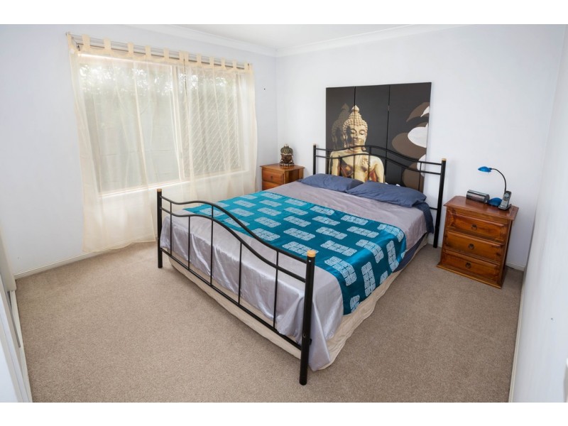 27 Linthaven Drive, Rothwell QLD 4022