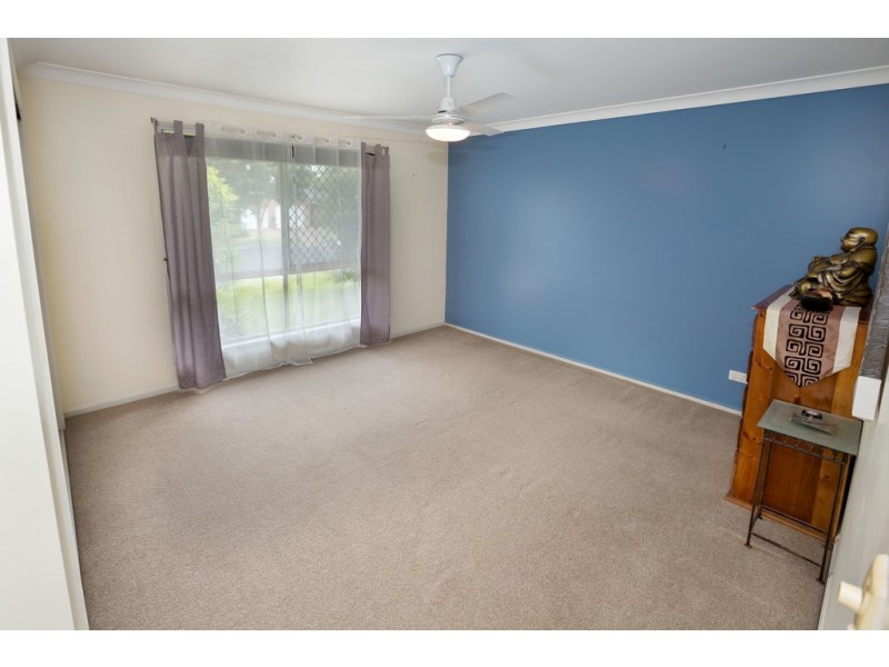 27 Linthaven Drive, Rothwell QLD 4022