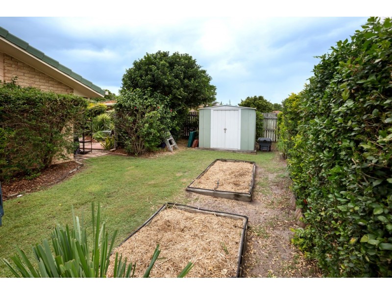 27 Linthaven Drive, Rothwell QLD 4022