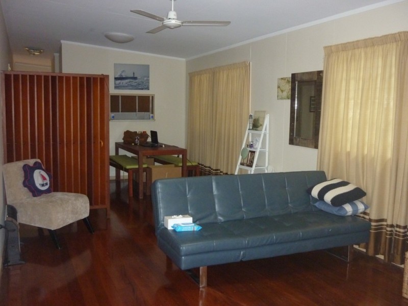 42a Anzac Ave, Redcliffe QLD 4020