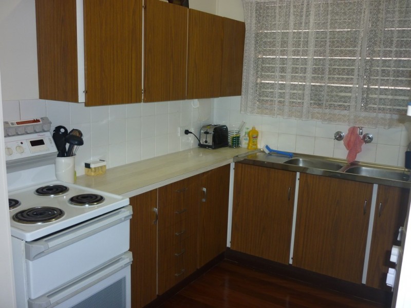 42a Anzac Ave, Redcliffe QLD 4020