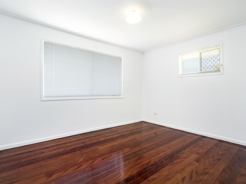 16 Kurrowah, Margate QLD 4019