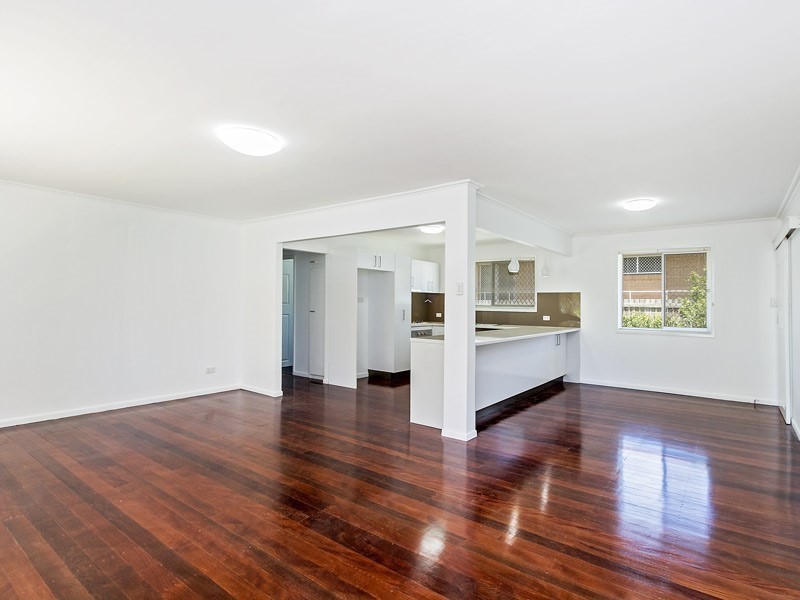 16 Kurrowah, Margate QLD 4019