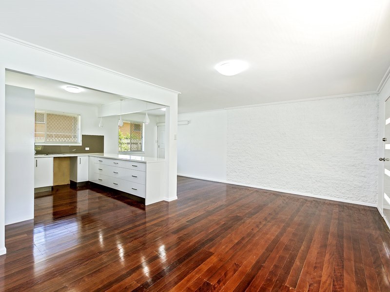 16 Kurrowah, Margate QLD 4019