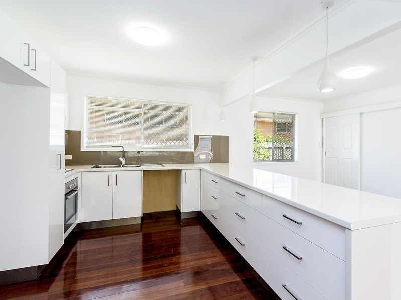 16 Kurrowah, Margate QLD 4019