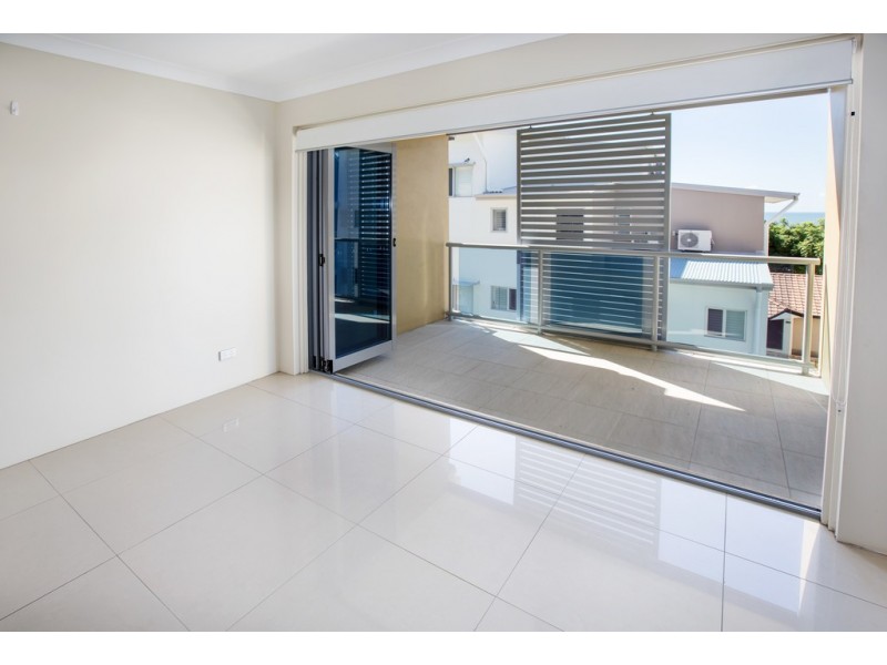 18/8 Georgina Street, Woody Point QLD 4019