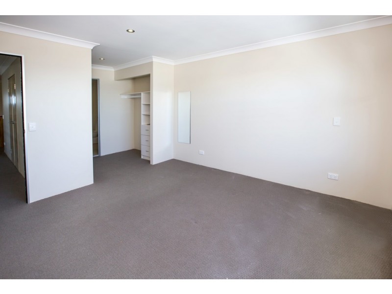 18/8 Georgina Street, Woody Point QLD 4019