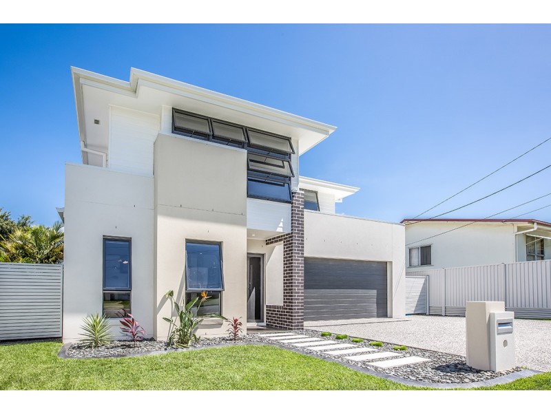 10 Enoch Street, Clontarf QLD 4019