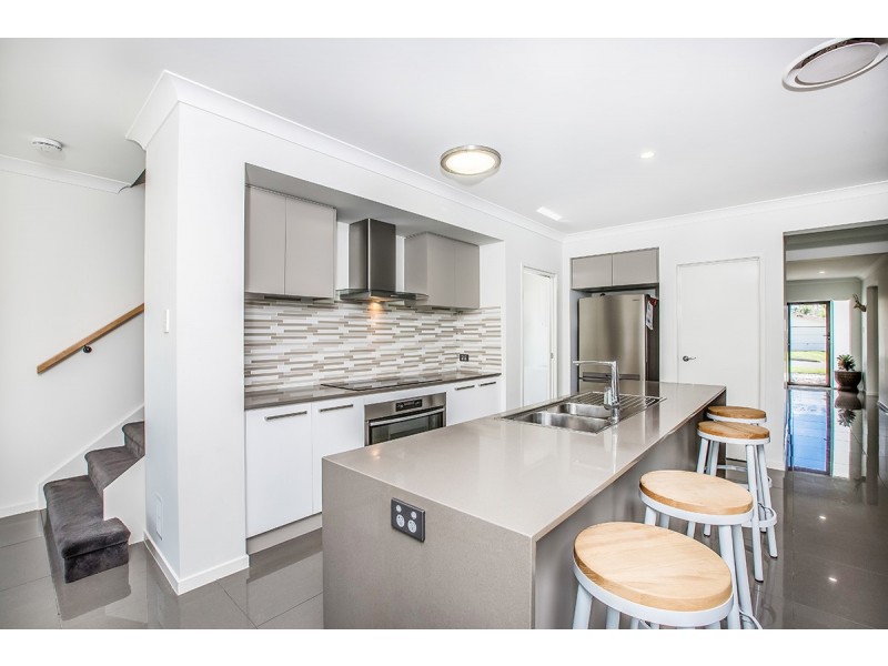 10 Enoch Street, Clontarf QLD 4019