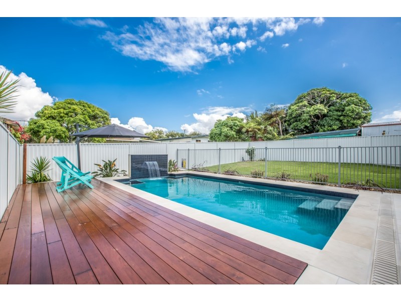 10 Enoch Street, Clontarf QLD 4019