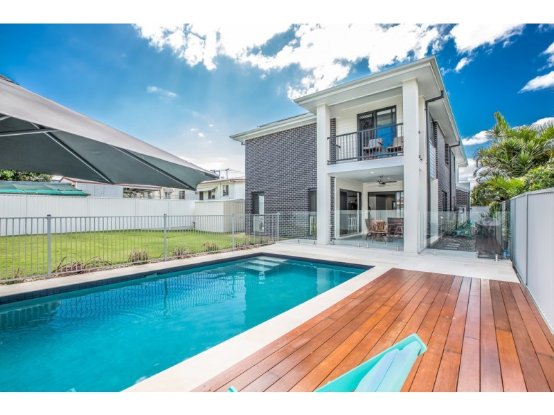 10 Enoch Street, Clontarf QLD 4019