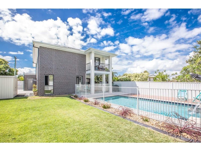 10 Enoch Street, Clontarf QLD 4019