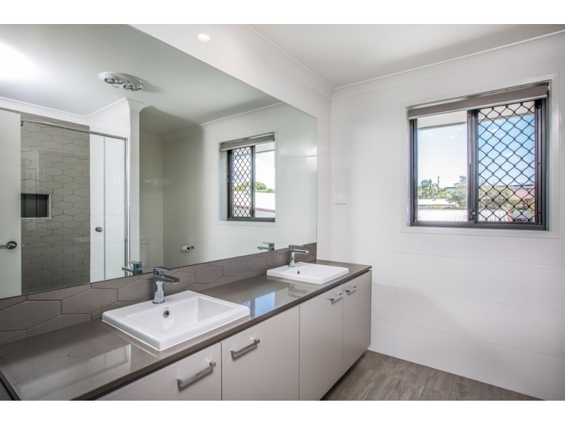 10 Enoch Street, Clontarf QLD 4019