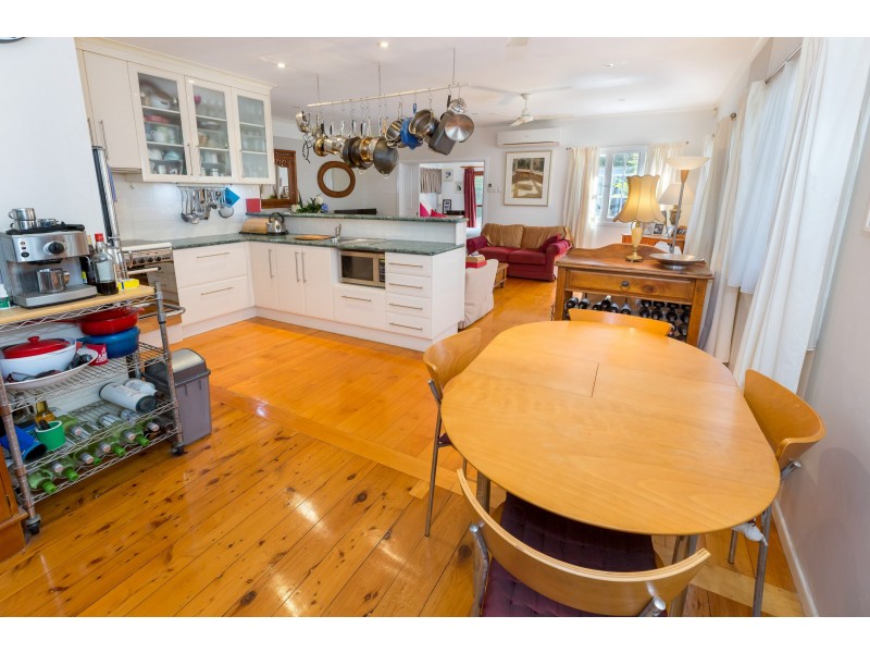 18 Bailey Street, Woody Point QLD 4019