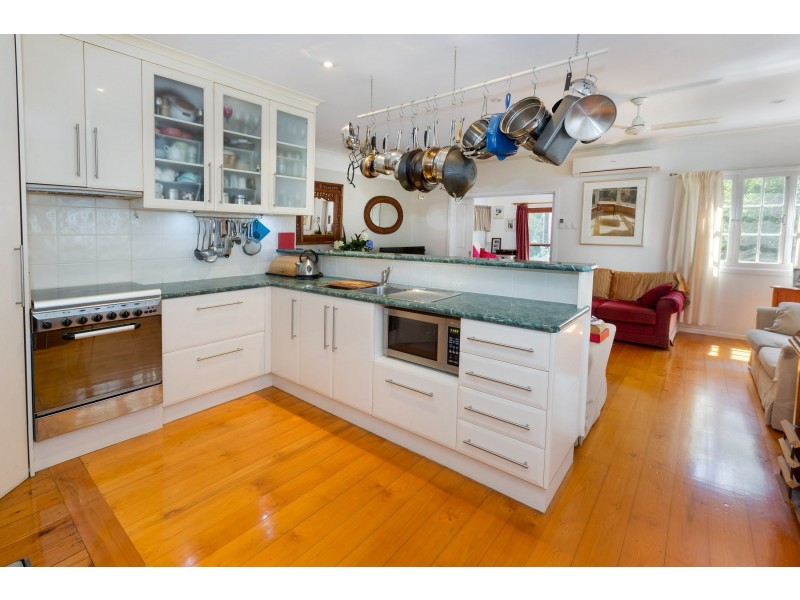 18 Bailey Street, Woody Point QLD 4019