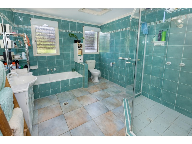 18 Bailey Street, Woody Point QLD 4019