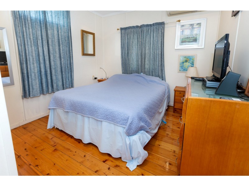18 Bailey Street, Woody Point QLD 4019