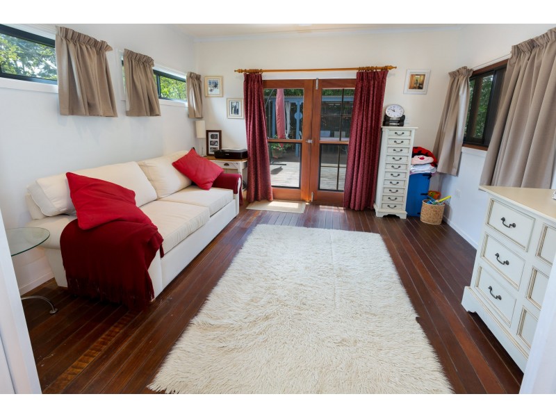 18 Bailey Street, Woody Point QLD 4019