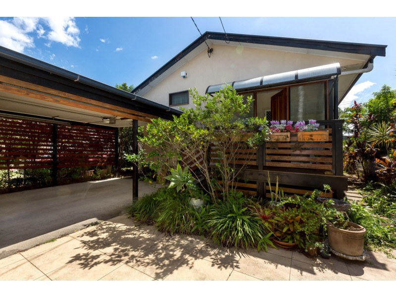 18 Bailey Street, Woody Point QLD 4019