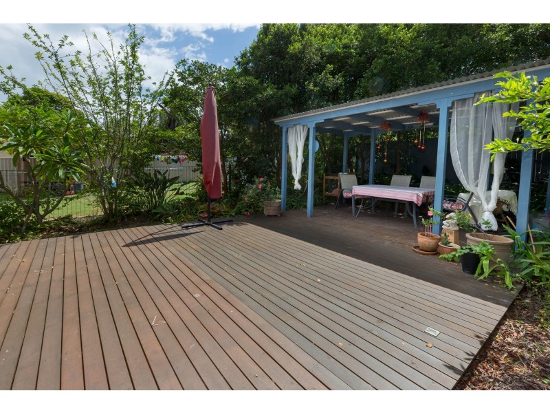 18 Bailey Street, Woody Point QLD 4019