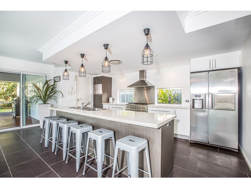 51 Lionheart Crescent, Newport QLD 4020