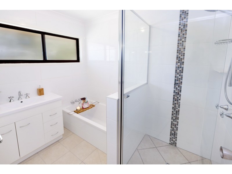 327 Elizabeth Avenue, Clontarf QLD 4019