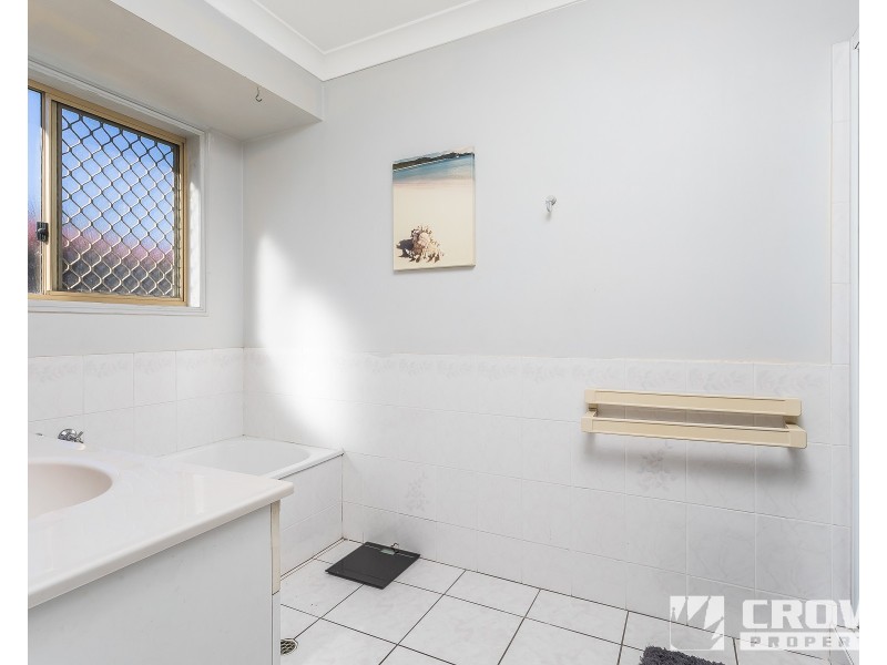 5 Shangri-La Court, Rothwell QLD 4022