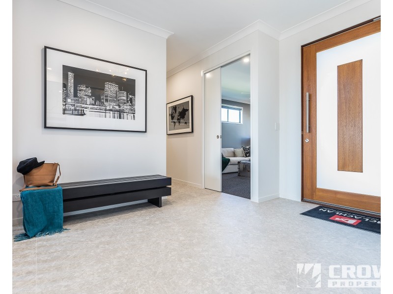 10 Rani Street, Newport QLD 4020