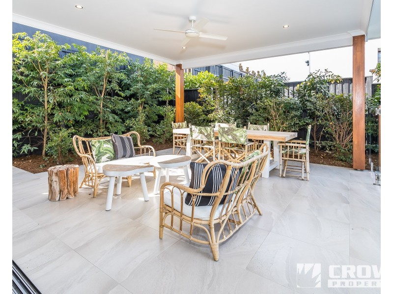 8 Sturt Place, Upper Kedron QLD 4055