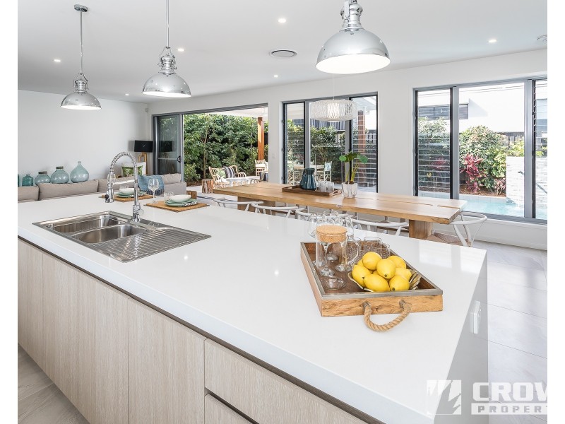 8 Sturt Place, Upper Kedron QLD 4055