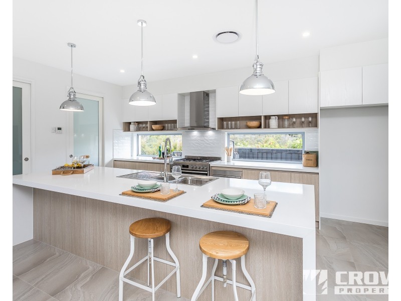 8 Sturt Place, Upper Kedron QLD 4055