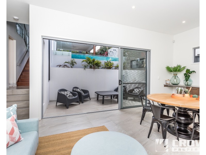 8 Sturt Place, Upper Kedron QLD 4055