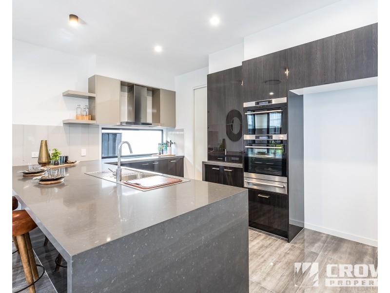 10 Sturt Place, Upper Kedron QLD 4055