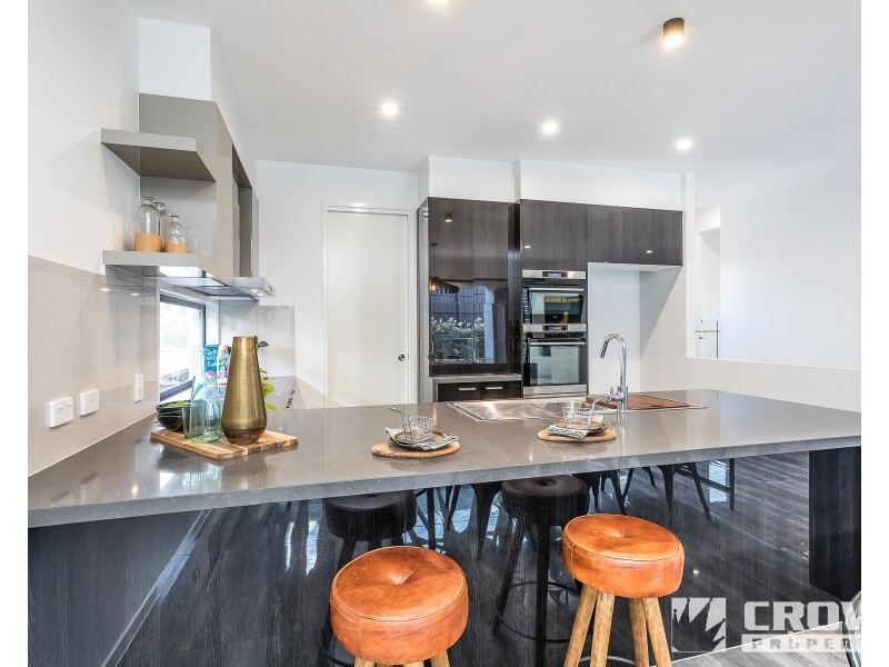 10 Sturt Place, Upper Kedron QLD 4055