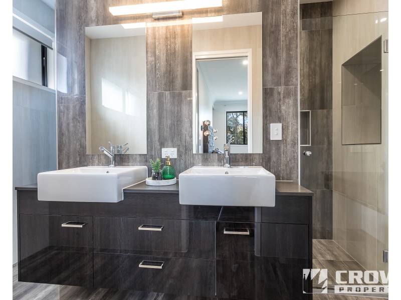 10 Sturt Place, Upper Kedron QLD 4055