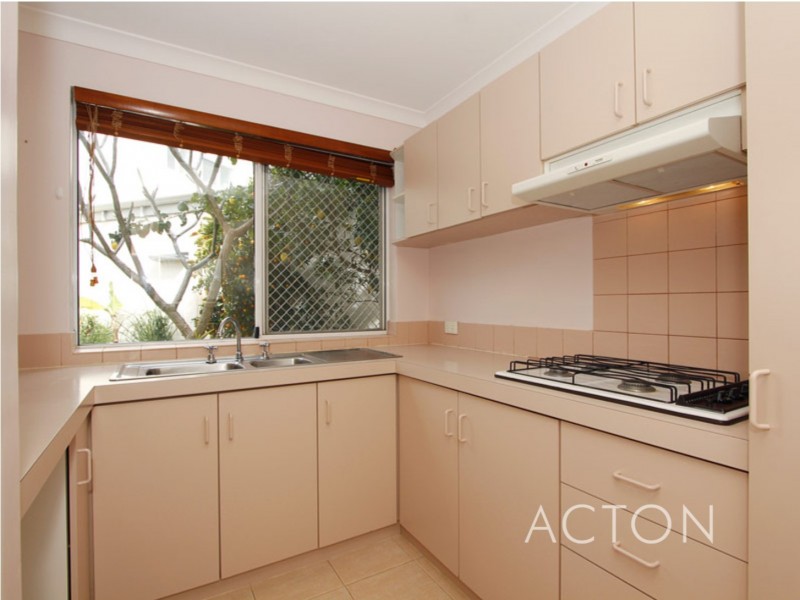 2/72 Macleod Road, Applecross WA 6153