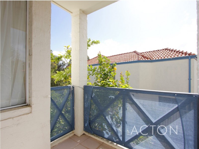 2/72 Macleod Road, Applecross WA 6153