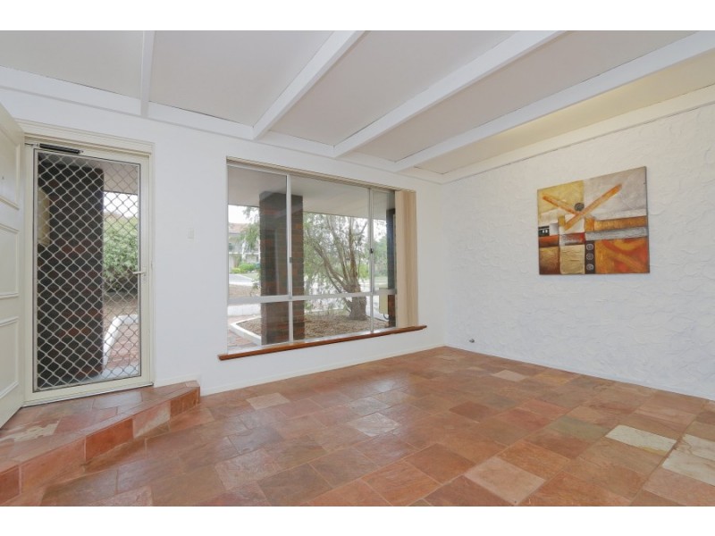 28 Hogarth Way, Bateman WA 6150
