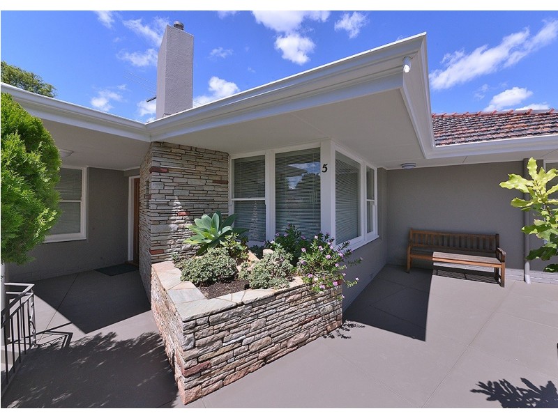 5 Clive Street, Bicton WA 6157