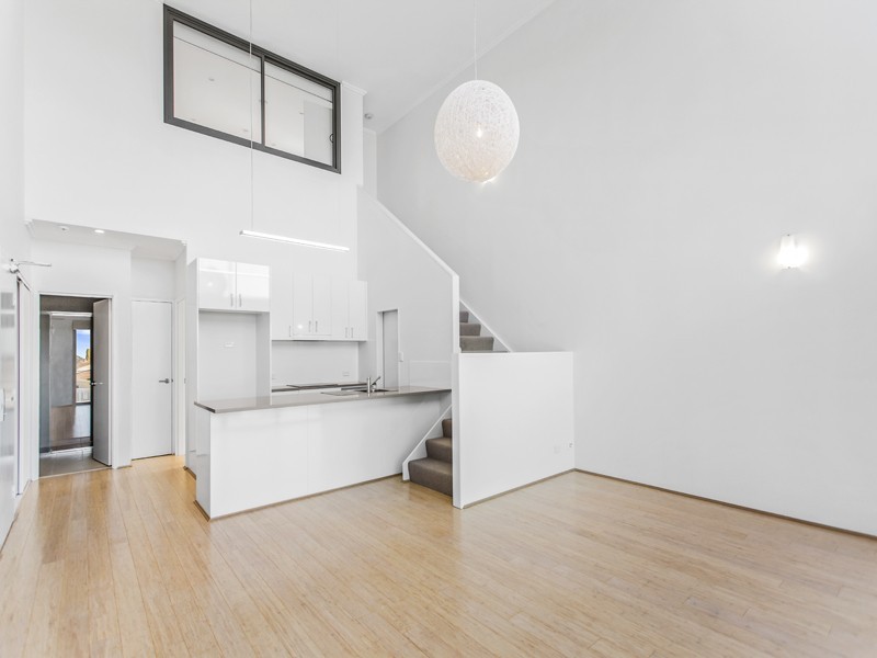 8/16 Bridges Road, Melville WA 6156