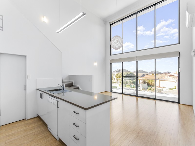 8/16 Bridges Road, Melville WA 6156